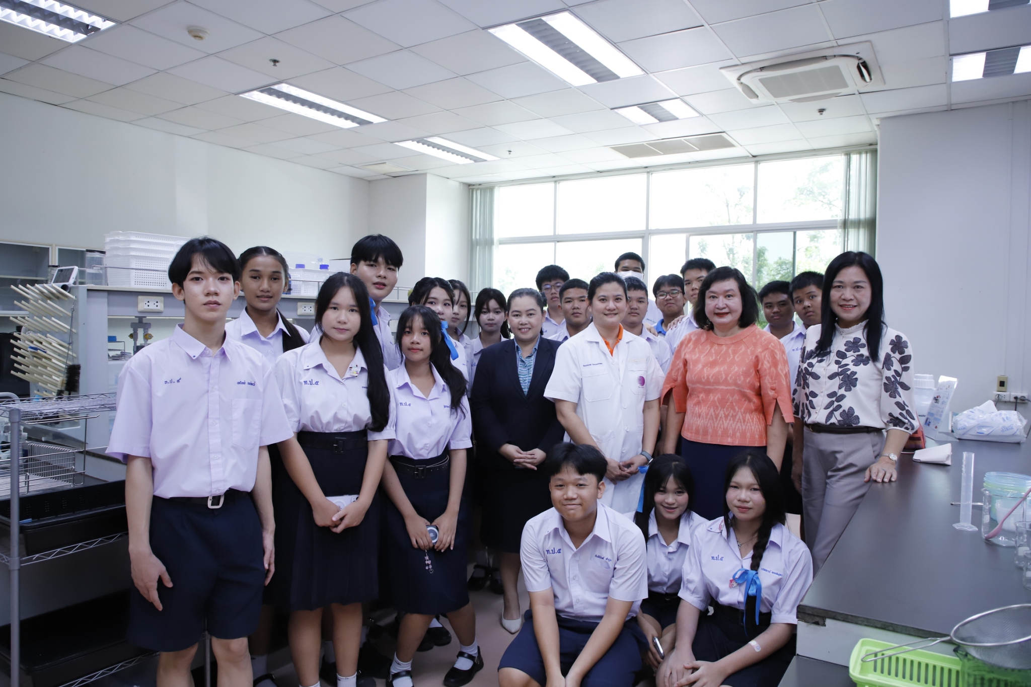 IMAGE - 2572
