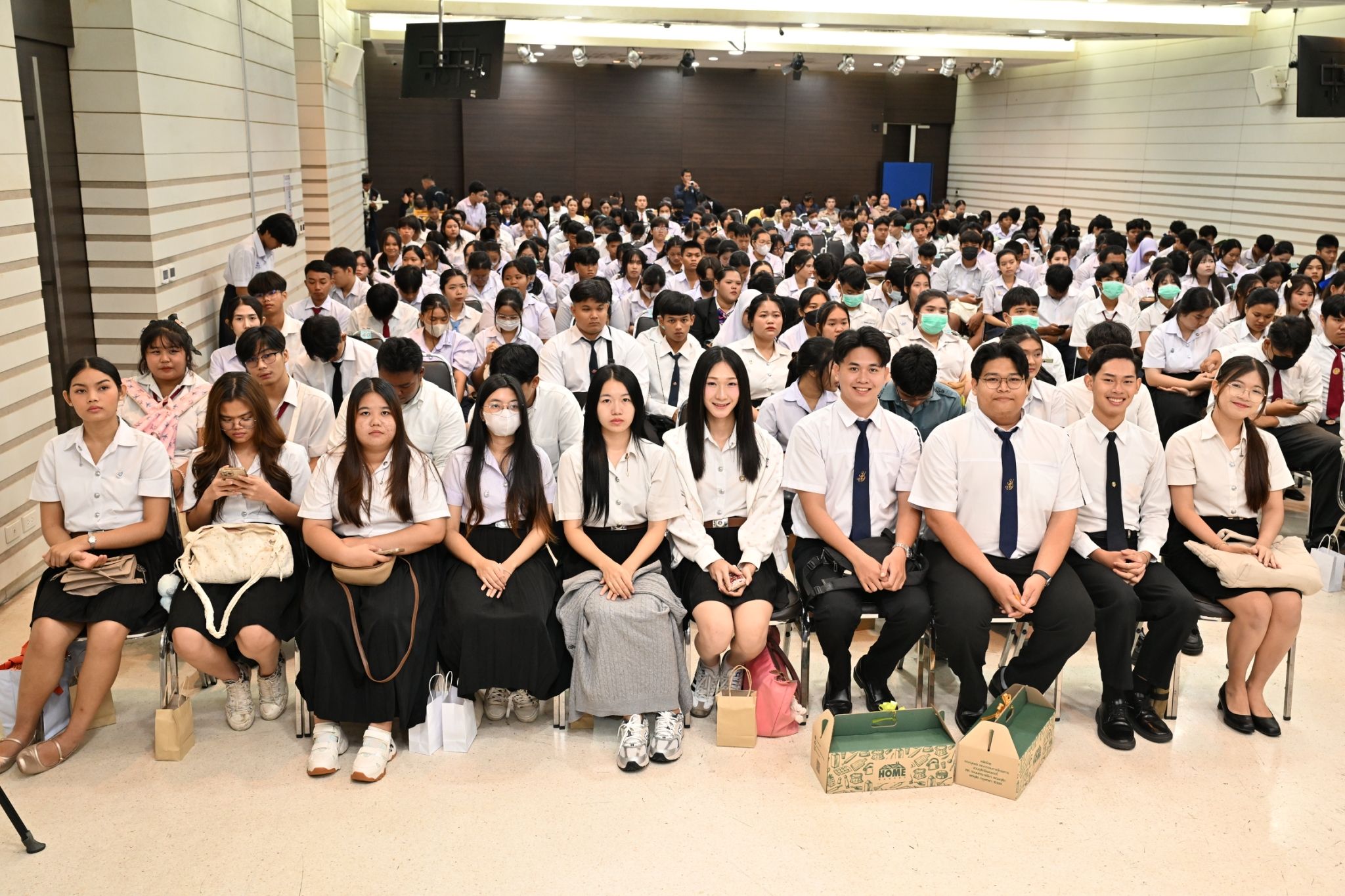 IMAGE - 3776