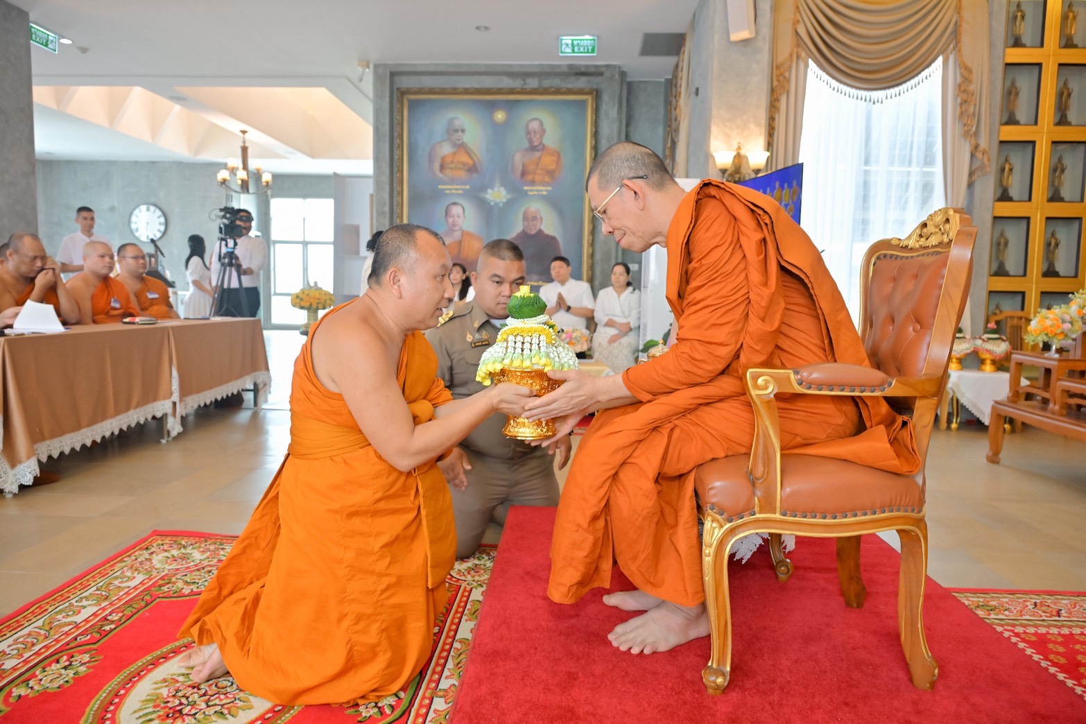 IMAGE - 8523